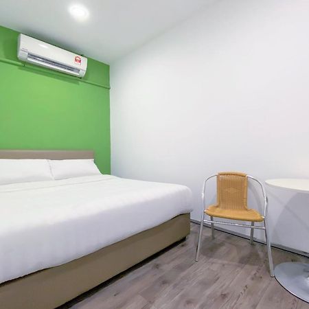Spot On 90123 Rainbow Guest House Джорджтаун Экстерьер фото