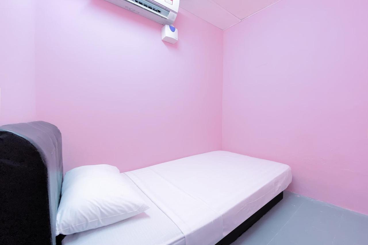 Spot On 90123 Rainbow Guest House Джорджтаун Экстерьер фото